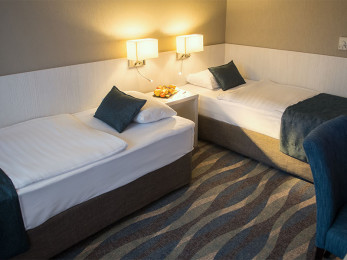 hotel-azur-superior-csaladi-1.jpg